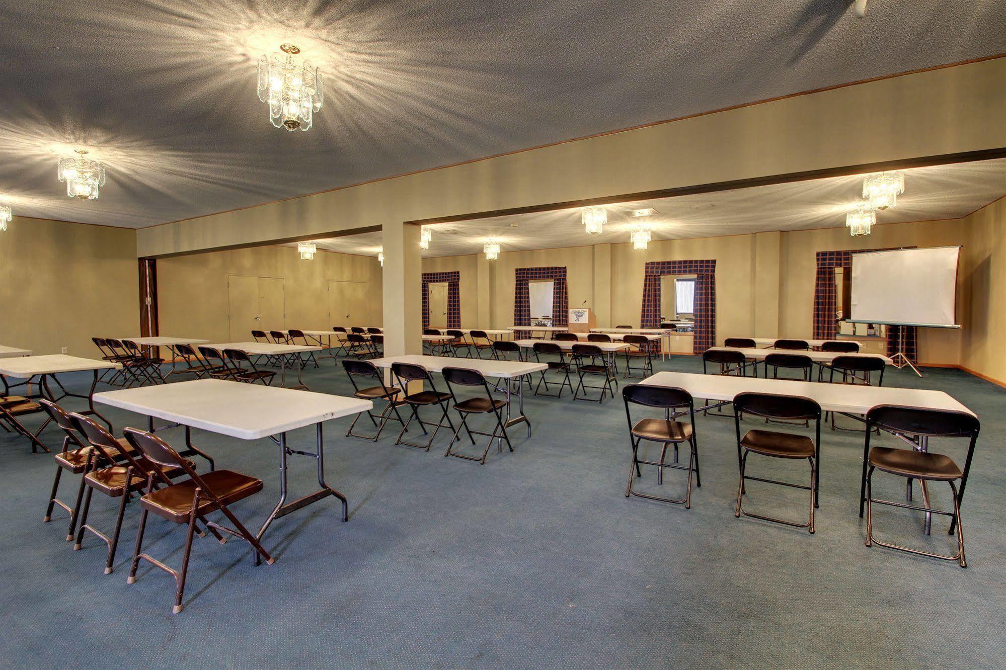 Eagle'S Nest Hotel & Conference Center Куинси Экстерьер фото